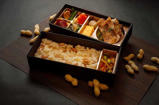 落花生ご飯と味噌漬け焼豚二段重