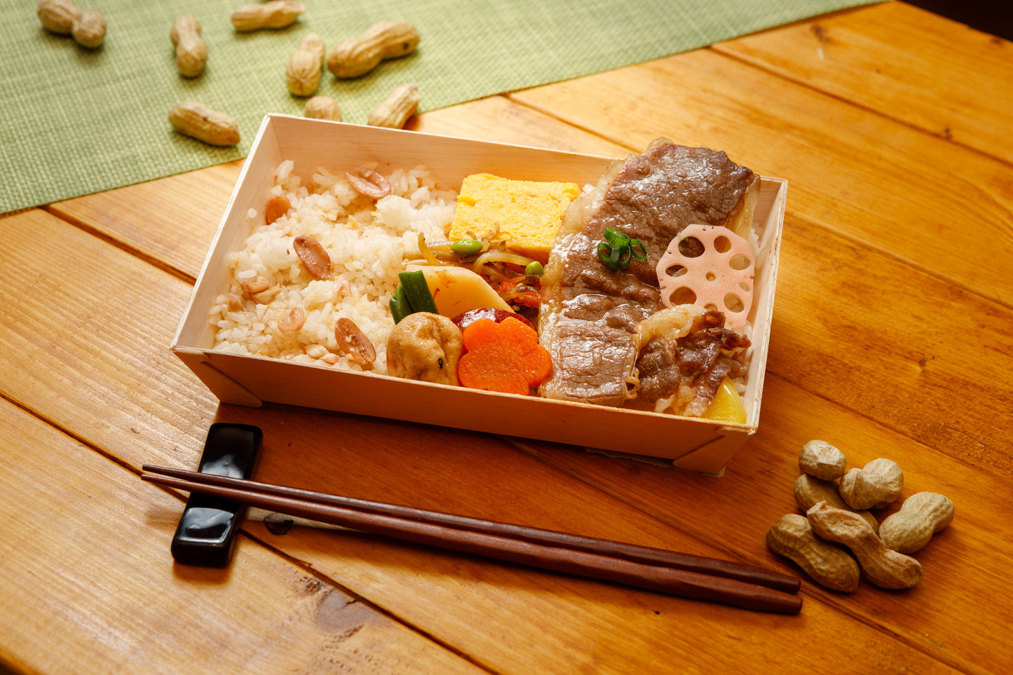 落花生ご飯と黒毛和牛すき焼き弁当